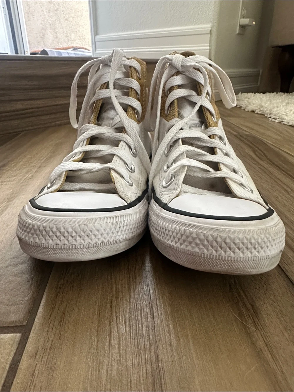 Converse Chuck Taylor All Star High Top Men’s 5, Women’s 7